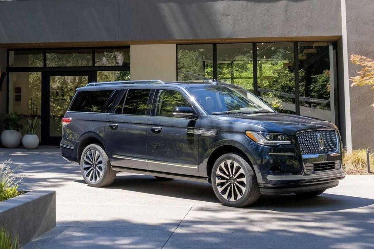 Read more about the article 2023 Lincoln Navigator Price in India, Colours, Specs and Amazing Features