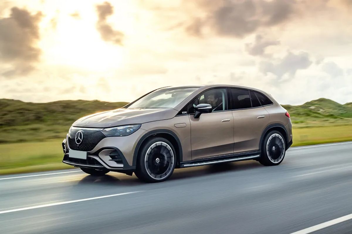 Read more about the article Luxury Electric SUV Mercedes-Benz EQE Launched in India at ₹1.39 Crore