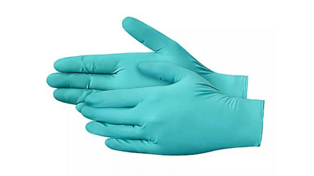 Powder-Free Gloves in a Clinical Setting